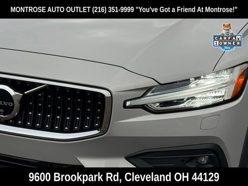 Used 2025 Volvo V60 B5 Cross Country Plus image 56