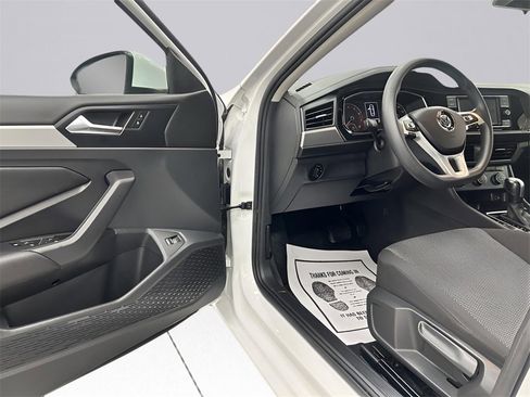Used 2019 Volkswagen Jetta S image 19