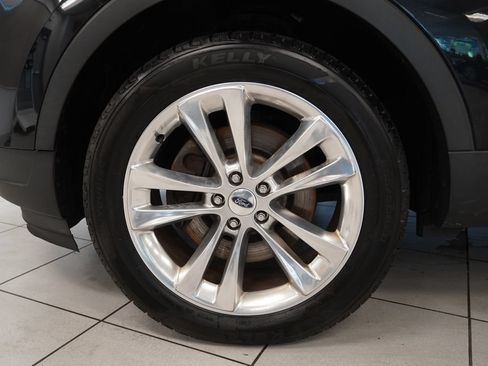 Used 2018 Ford Explorer XLT w/ Equipment Group 202A AWD/4WD image 16