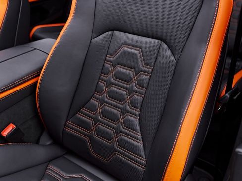 Used 2025 Lamborghini Urus Performante AWD/4WD image 64