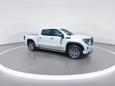Used 2024 GMC Sierra 1500 Denali AWD/4WD image 2