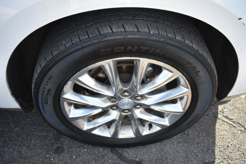 Used 2020 Buick Enclave Essence w/ Sound and Sites Package AWD/4WD image 24