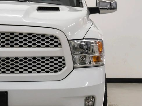 Used 2017 RAM 1500 Express RWD image 33
