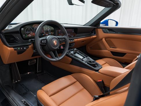 Used 2026 Porsche 911 Targa 4 GTS image 4