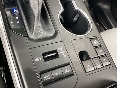 Used 2023 Toyota Highlander XLE image 15