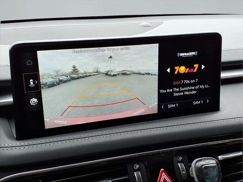 Used 2022 Genesis G70 2.0T image 7