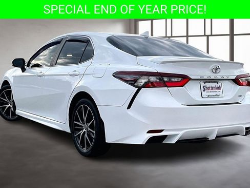 Used 2022 Toyota Camry SE image 4