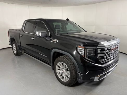 Used 2023 GMC Sierra 1500 Denali AWD/4WD image 2