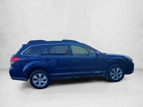 Used 2011 Subaru Outback 2.5i Limited image 6