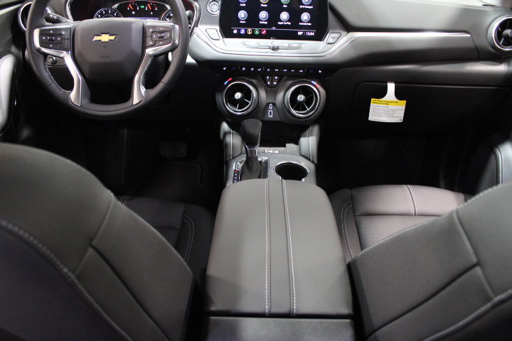 New 2026 Chevrolet Blazer LT w/ Sound & Technology Package AWD/4WD image 30