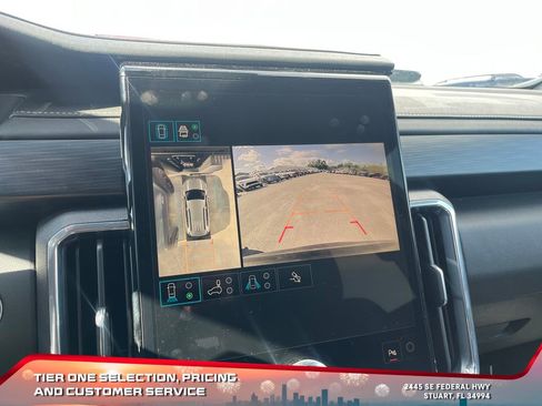 Used 2025 GMC Acadia Elevation image 30