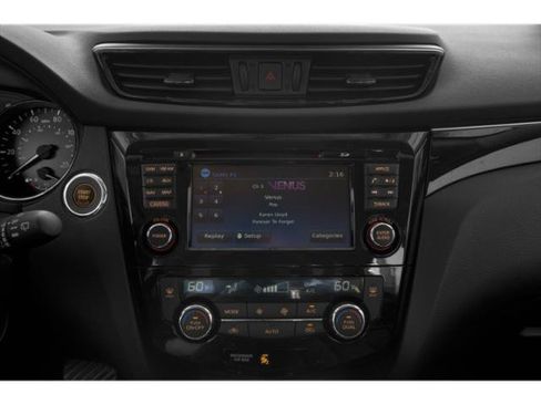 Used 2019 Nissan Rogue Sport SL w/ Premium Package image 13