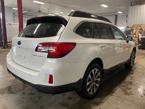 Used 2015 Subaru Outback 2.5i Limited image 6