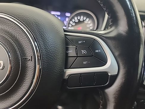 Used 2020 Jeep Compass Limited FWD image 29
