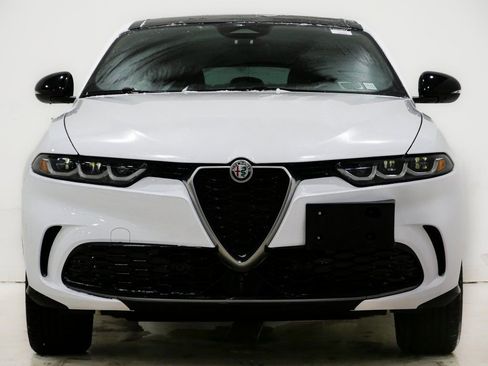 Used 2024 Alfa Romeo Tonale Ti image 2