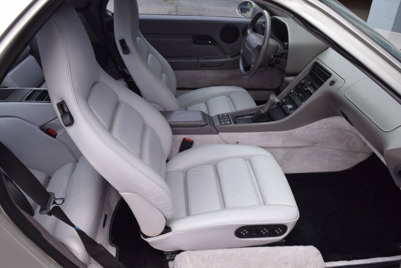 Used 1993 Porsche 928 GTS RWD image 44