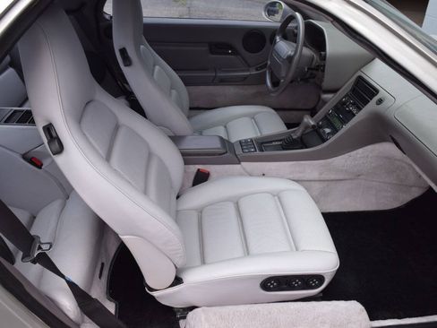 Used 1993 Porsche 928 GTS RWD image 44