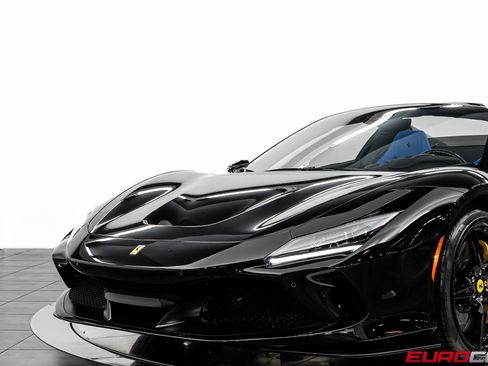 Used 2022 Ferrari F8 Tributo image 16
