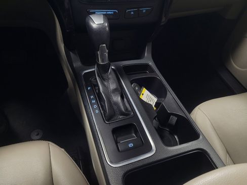 Used 2017 Ford Escape Titanium image 26