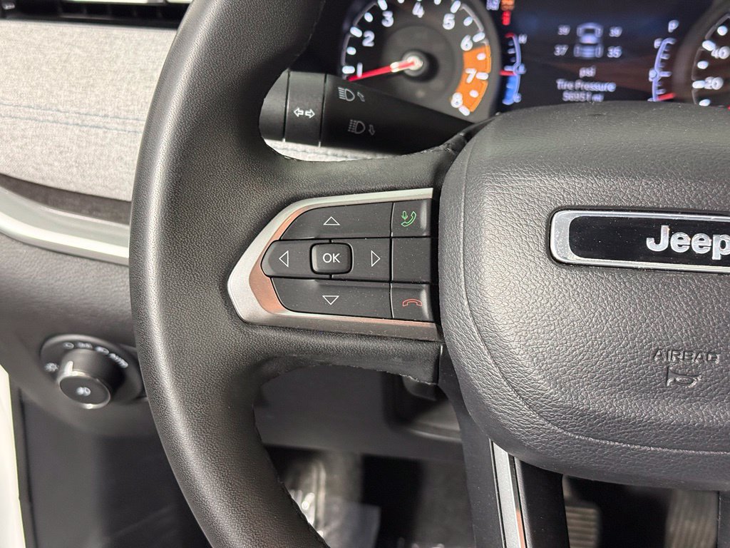 Used 2023 Jeep Compass Latitude AWD/4WD image 19