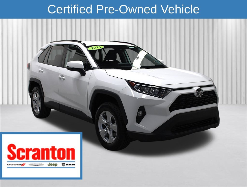 Used 2021 Toyota RAV4 XLE AWD/4WD image 1