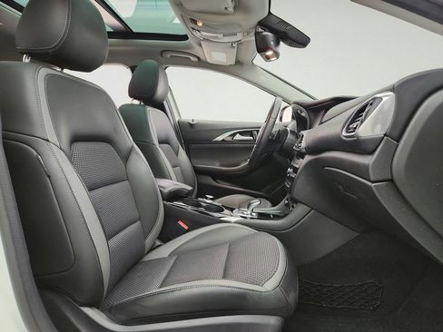 Used 2019 INFINITI QX30 AWD w/ Navigation Package image 29