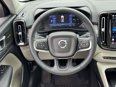 Certified 2023 Volvo XC40 B5 Ultimate w/ Protection Package Premier image 12