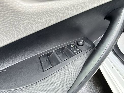 Used 2023 Toyota Corolla LE image 21