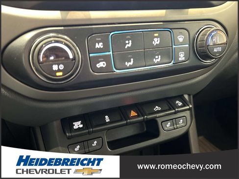 Used 2018 Chevrolet Colorado Z71 AWD/4WD image 23