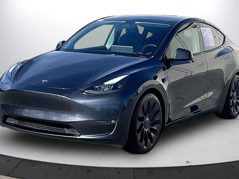 Used 2024 Tesla Model Y Performance image 4