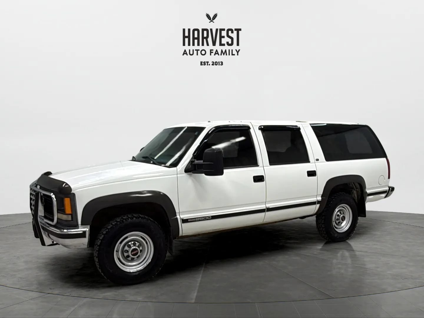 Used 1999 GMC Suburban 2500 AWD/4WD image 1