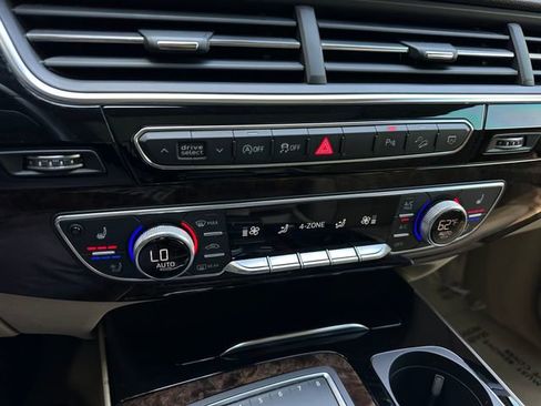 Used 2018 Audi Q7 3.0T Prestige image 31