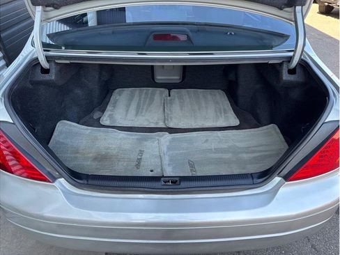 Used 2002 Toyota Avalon XLS image 25