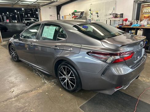 Certified 2023 Toyota Camry SE image 3