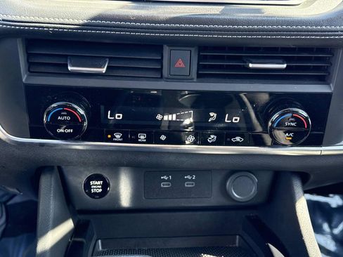 Certified 2024 Nissan Rogue SV image 28