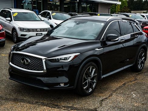 Used 2019 INFINITI QX50 Essential w/ Sensory Package AWD/4WD image 4