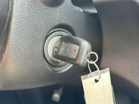 Used 2018 Nissan Rogue S AWD/4WD image 17