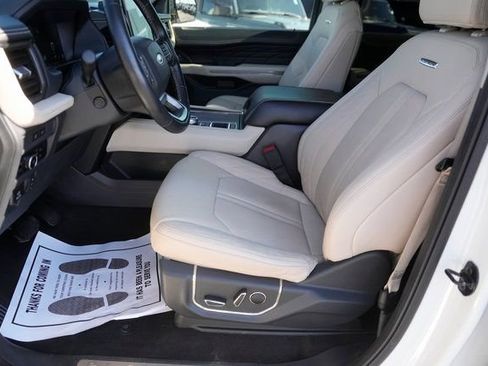 Certified 2024 Ford Expedition Max Platinum image 9