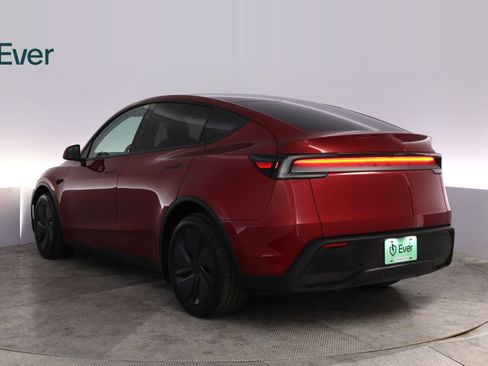 Used 2026 Tesla Model Y Long Range RWD image 17