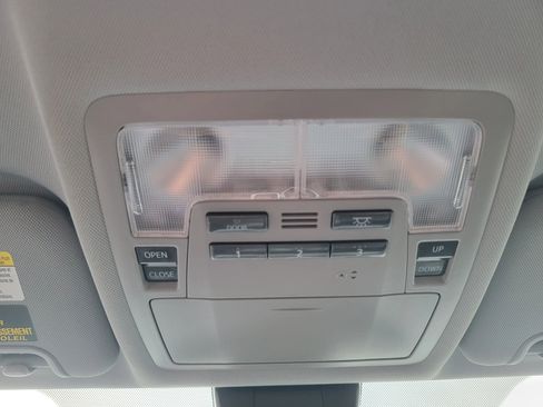 Used 2019 Toyota Highlander XLE image 31