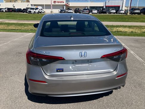 Used 2023 Honda Civic Sport image 6