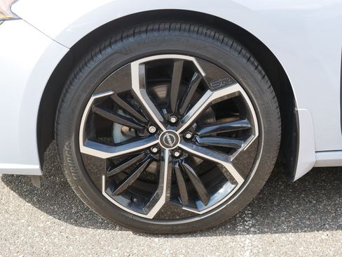 Certified 2023 Nissan Altima 2.5 SR w/ SR Premium Package AWD/4WD image 15