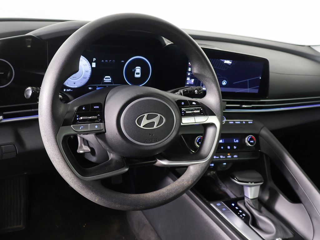 Used 2024 Hyundai Elantra SEL FWD image 22