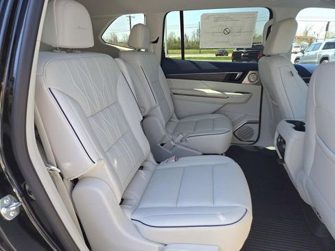 New 2025 Buick Enclave Avenir w/ Super Cruise Package image 17