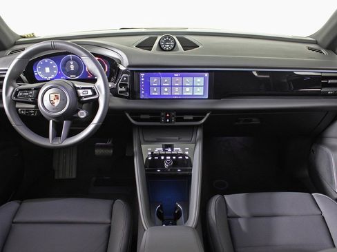 Certified 2025 Porsche Macan 4 Electric AWD/4WD image 20