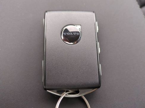 New 2026 Volvo XC90 B5 Plus AWD/4WD image 25