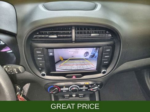 Used 2024 Kia Soul LX w/ Option Group 015 FWD image 17