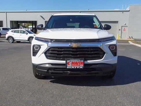 Used 2025 Chevrolet TrailBlazer LS w/ LS Convenience Package FWD image 9