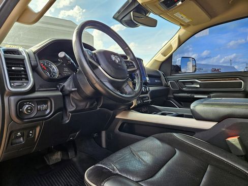 Used 2019 RAM 1500 Laramie image 10