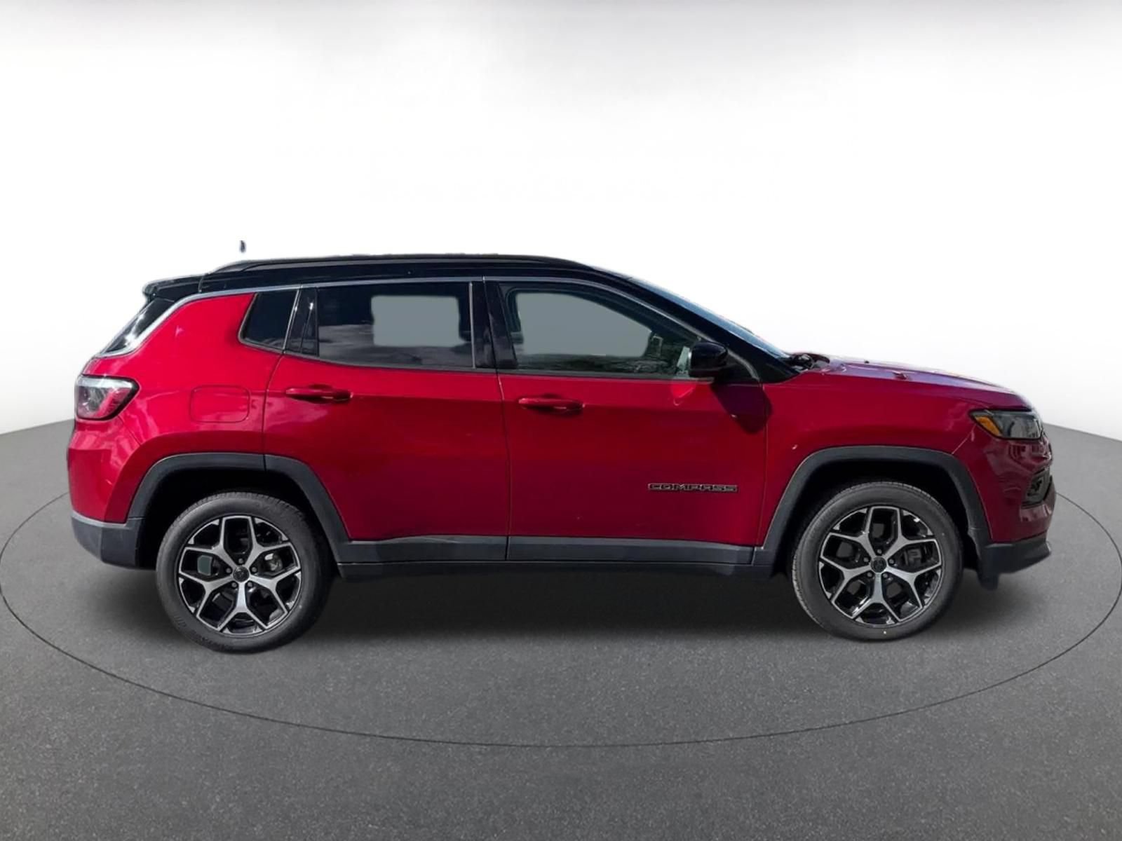 Used 2025 Jeep Compass Limited AWD/4WD image 15
